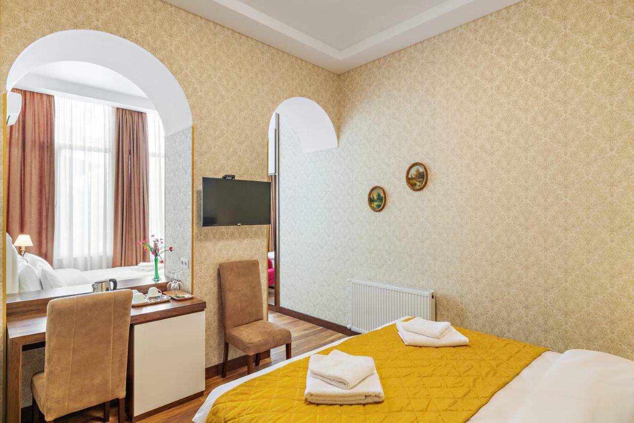 Ornament Hotel ティビリシ エクステリア 写真